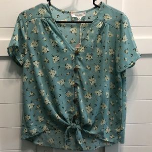 Floral short sleeve blouse